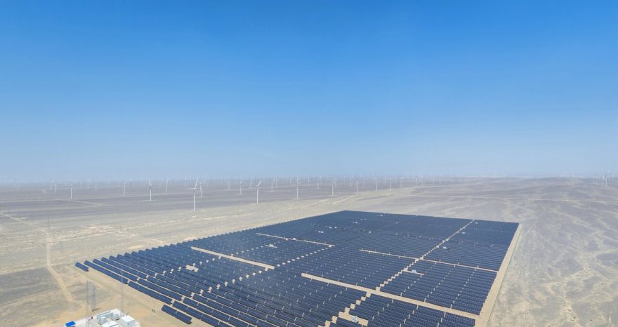 Rinnovabili • Solar farms reduce dust pollution and improve air quality